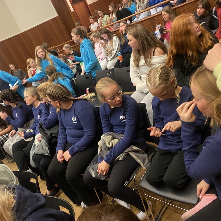 20240928_201029916_ios