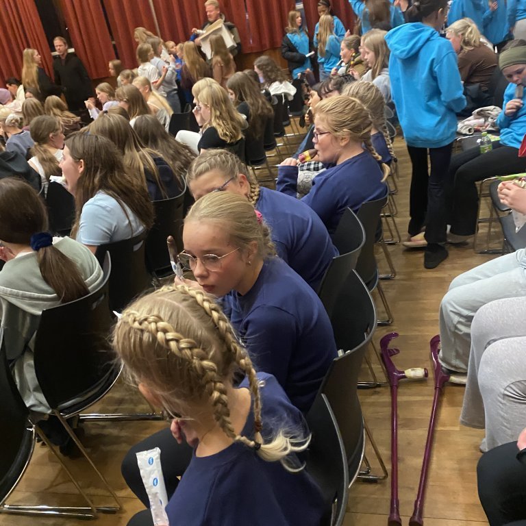 20240928_201200940_ios