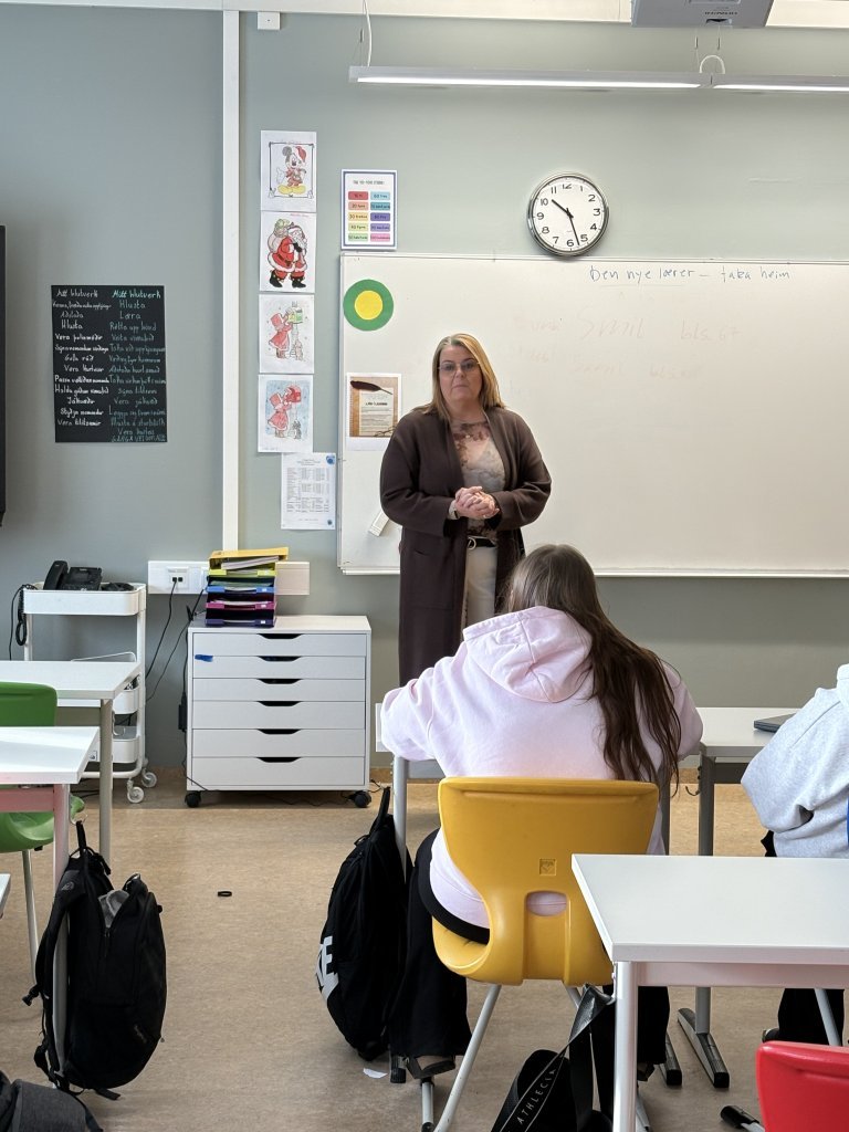 Lof mér að falla – Jafningjafræðslag