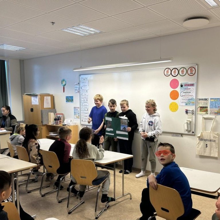 371073390_320741037562790_6182301326525395945_n