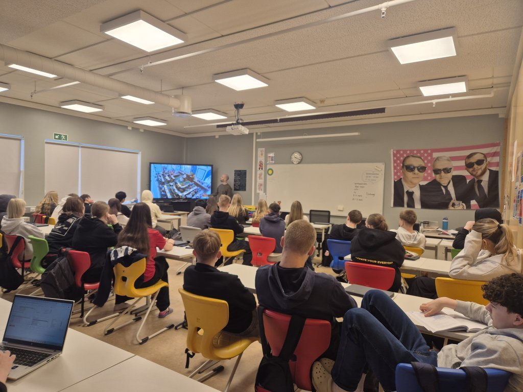 Lýðræðislestin í heimsókn hjá 10. bekk