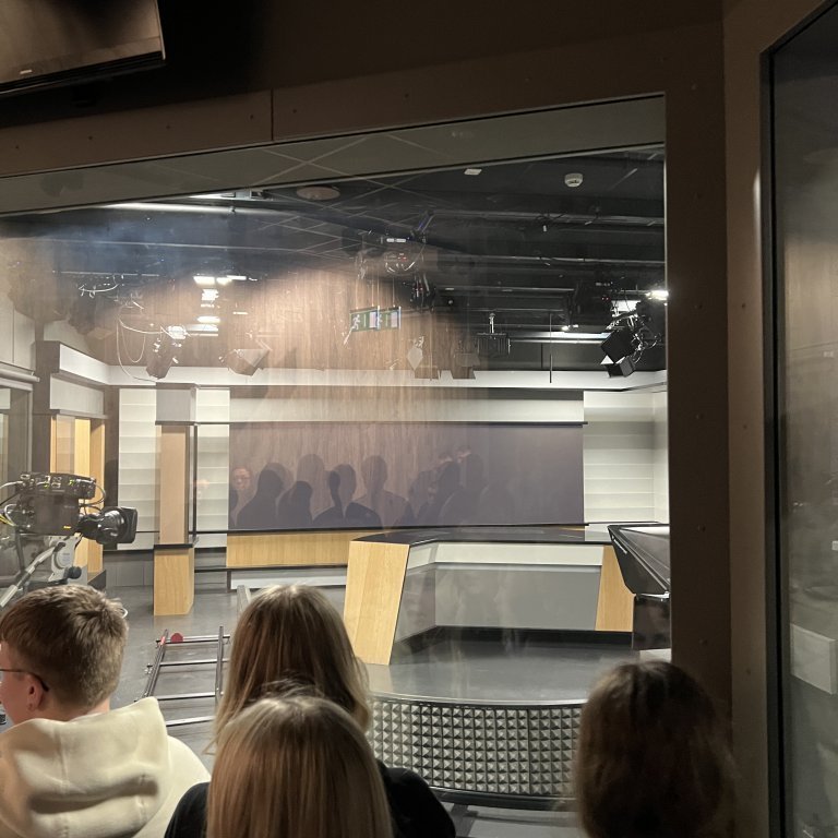 20240215_170353529_ios