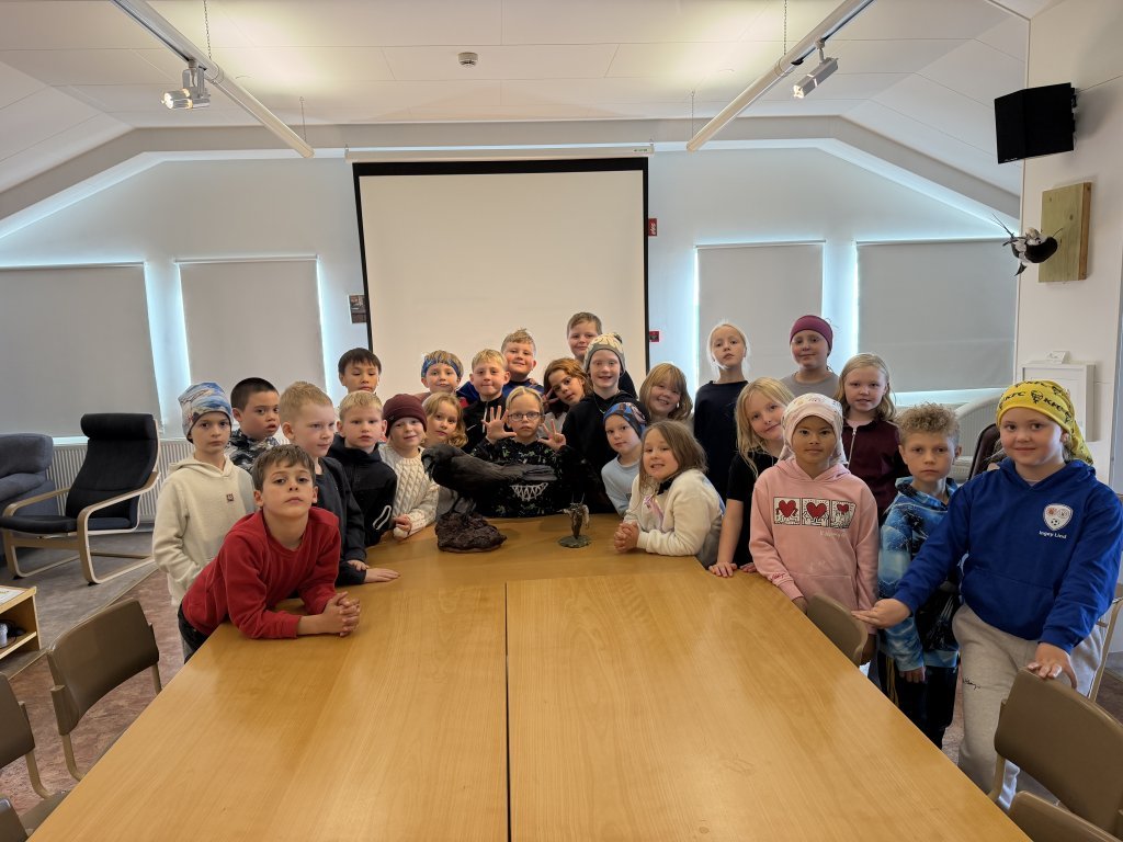 Nemendur könnuðu heim hrafnsins
