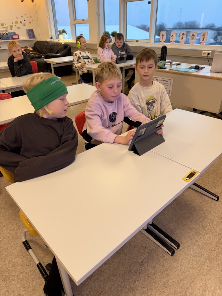 Nemendur könnuðu heim hrafnsins