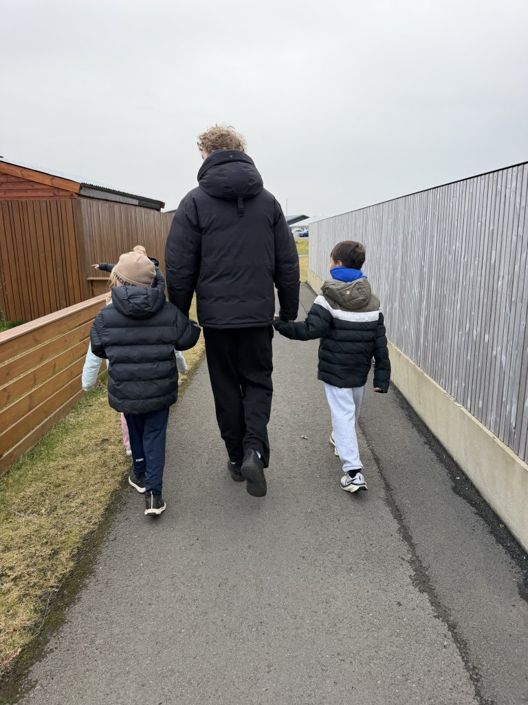 Nemendur könnuðu heim hrafnsins
