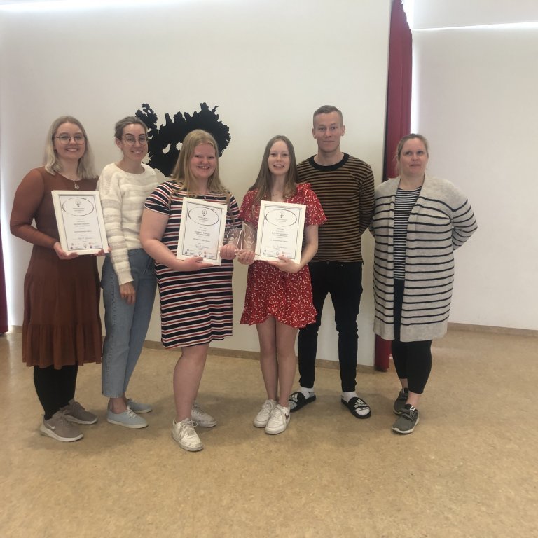 20210608_121051081_ios