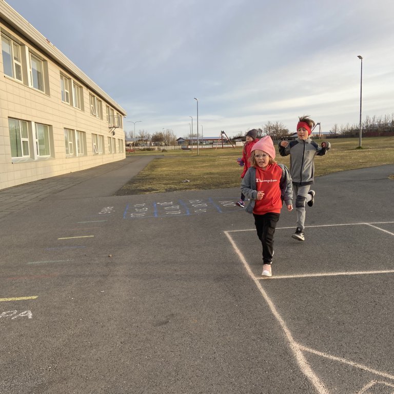 63749f8b-36a2-4e74-add8-8f45cd9d93e2