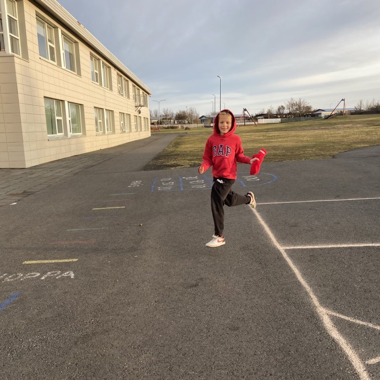 8a6deff2-7d03-413d-b5d8-56a9e2f42e3e