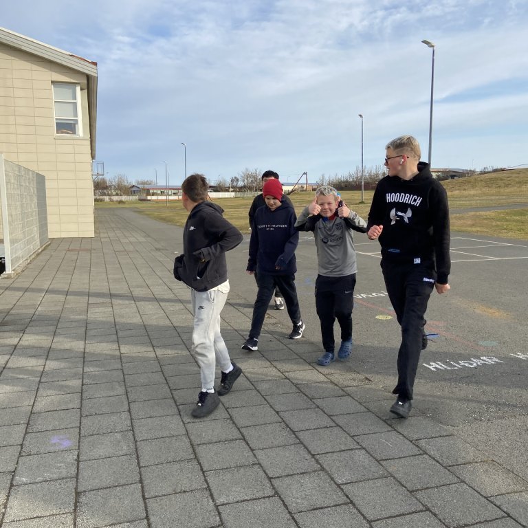 b5c977ca-48e5-44e8-8b2f-12b7b3172940