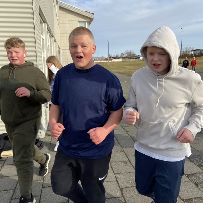 d72977fd-20a1-4281-8310-eb16dc323c2d