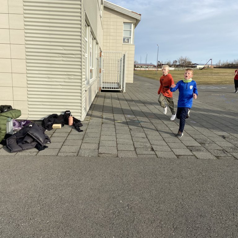 fd896f69-2e46-40ea-bd90-0146eefb67b7