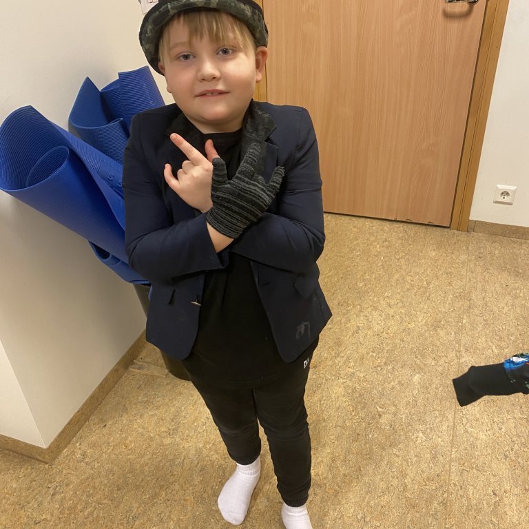 20240214_090411328_ios