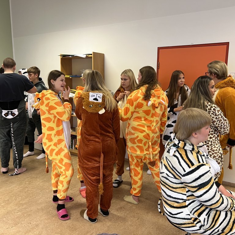 20240214_100953386_ios