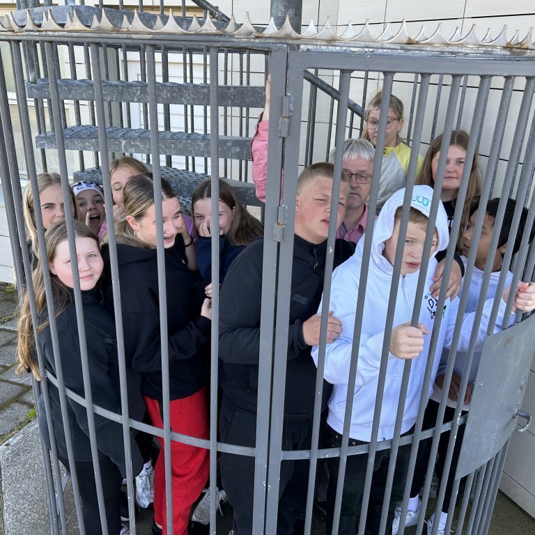 20230825_104348240_ios