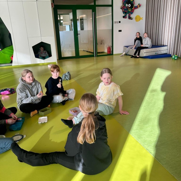 483488376_10160559285521150_7420713549439460635_n