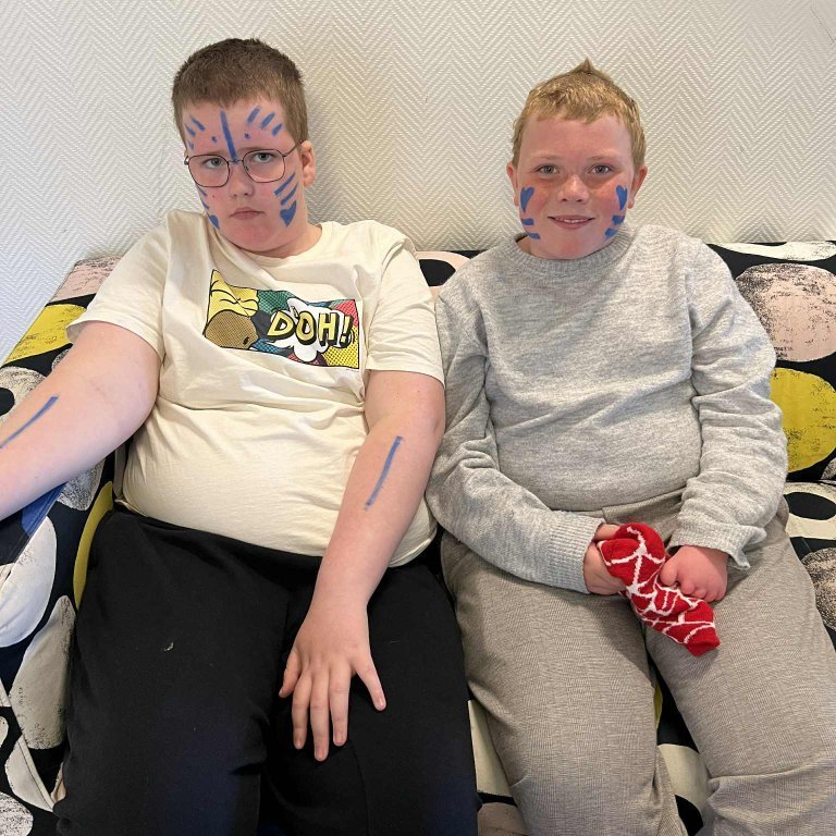 a2dedc76-e970-44da-b4e2-a66687e0d380