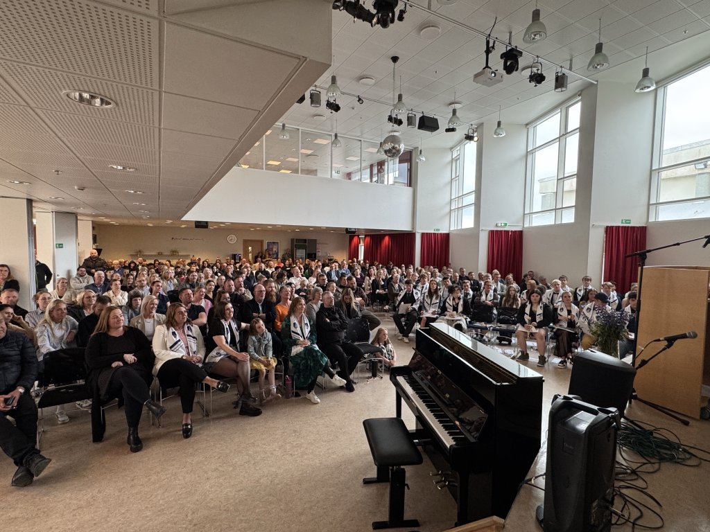 Skólaslit og útskrift 10. bekkjar 2024-2025