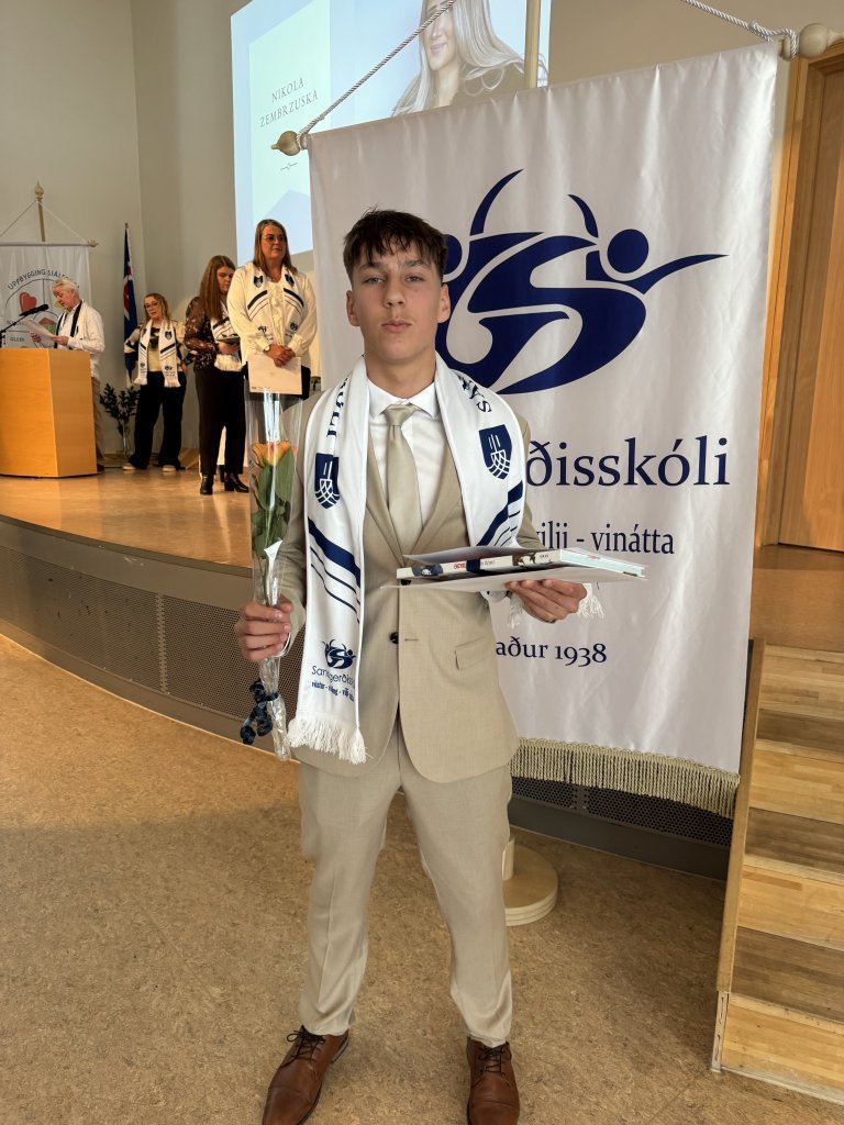 Skólaslit og útskrift 10. bekkjar