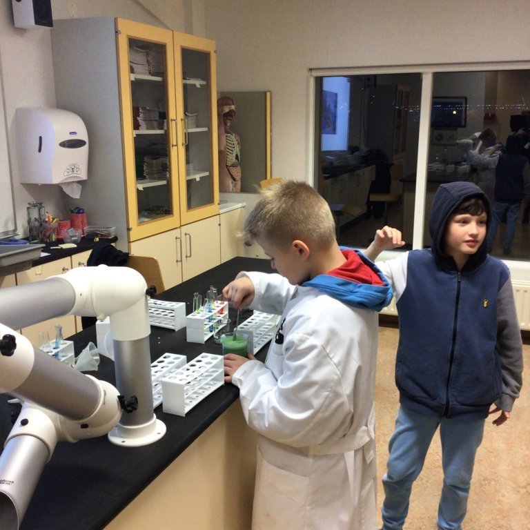 42613b9e-efd4-47d6-8d4d-ae37f6a48661