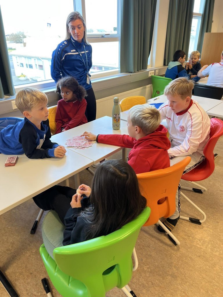 Spilastund hjá vinabekkjum