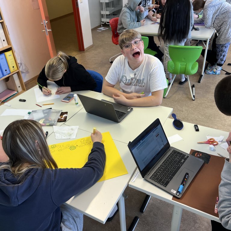 20230321_110419067_ios