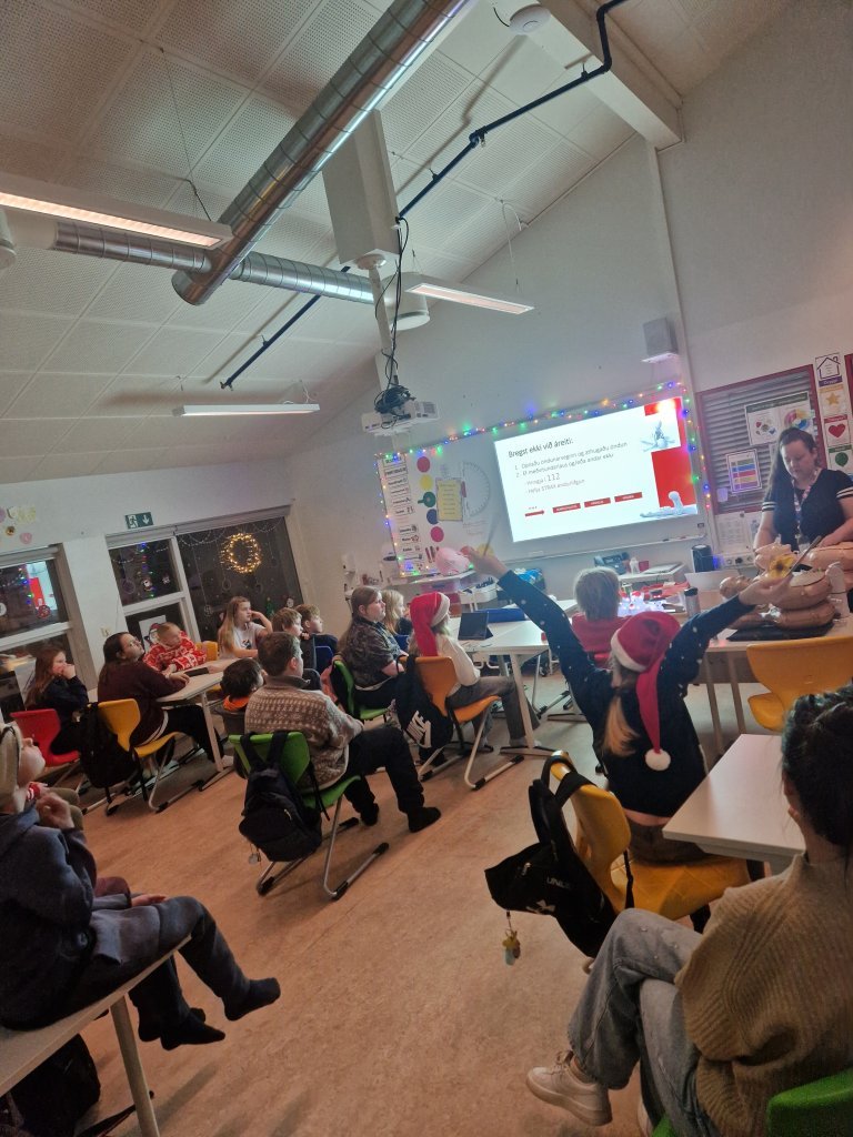 Þjálfun í endurlífgun hjá 6., 8. og 10. bekk