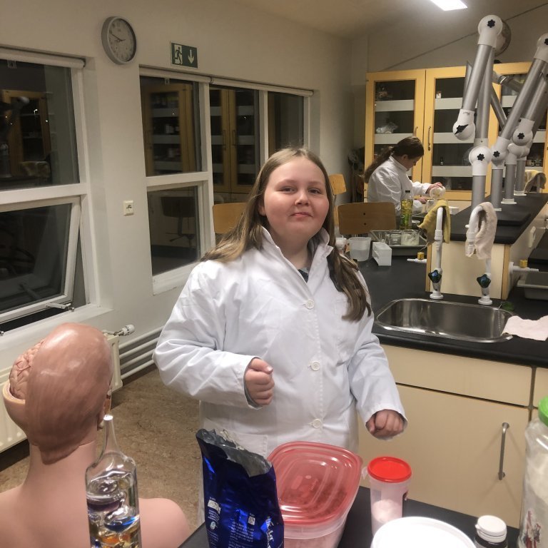 12f2a5cc-e772-4021-b7f4-cdf3622d6071