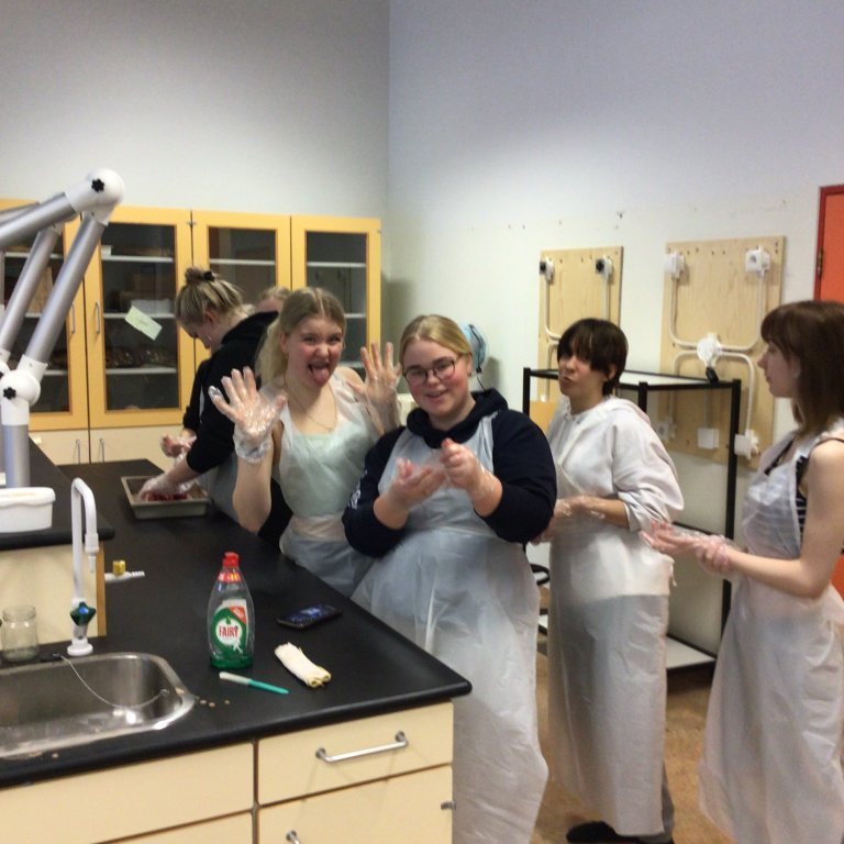 53f8ef78-d83d-42b4-ac5e-057f5725373a