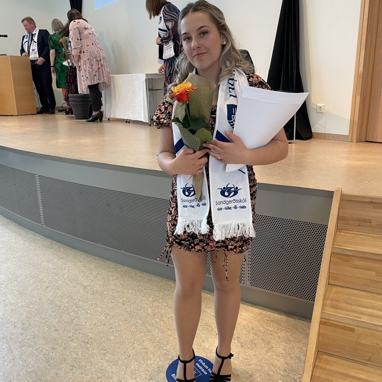 20210604_120451909_ios