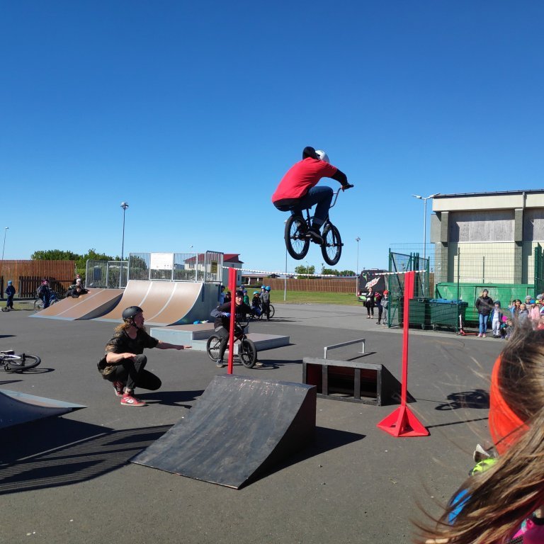 129f8ded95d0b5bc3a136f49438f2c1d