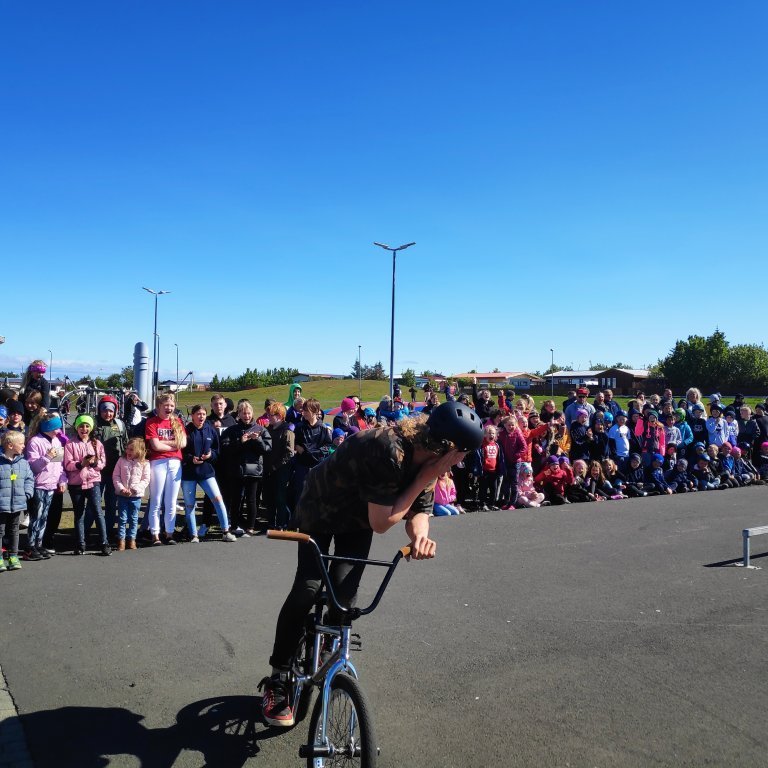 8f87a539967da43dc81a778492b5bd1e