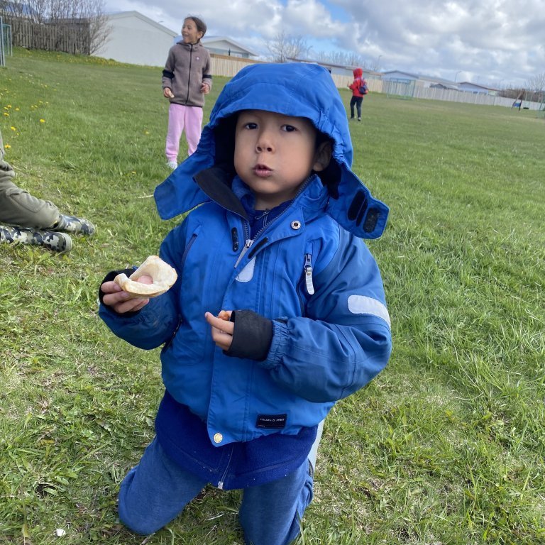 20240522_112347825_ios