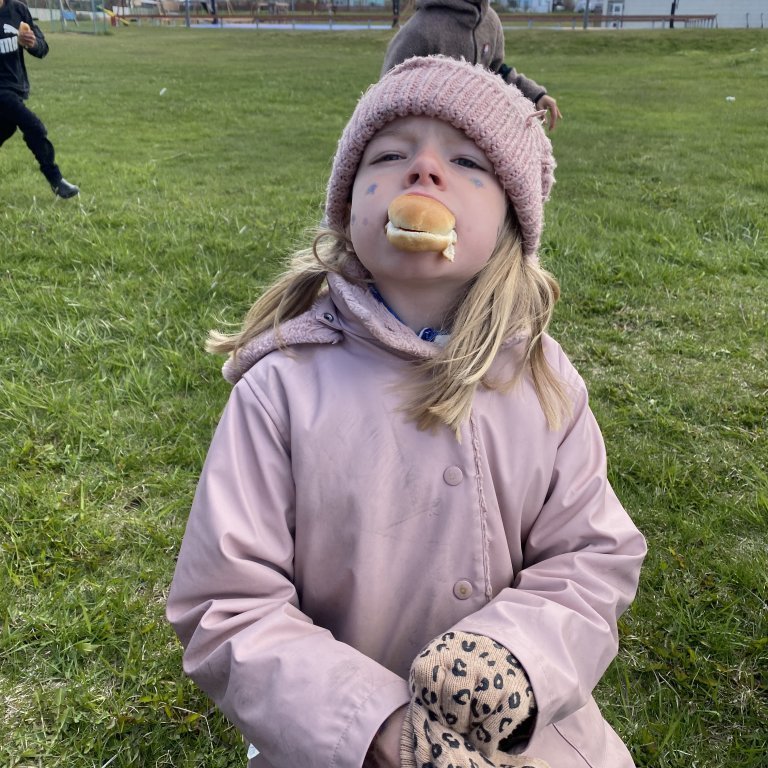 20240522_112352878_ios