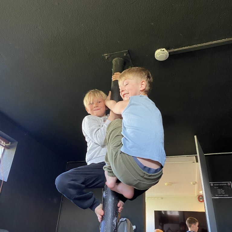 20240522_121529308_ios