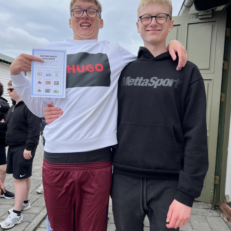 20240527_140956072_ios