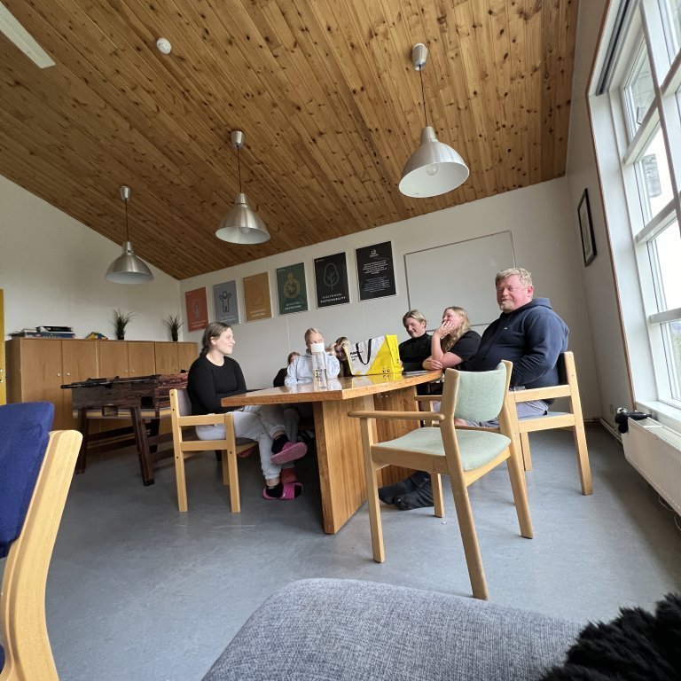 20240527_192754440_ios