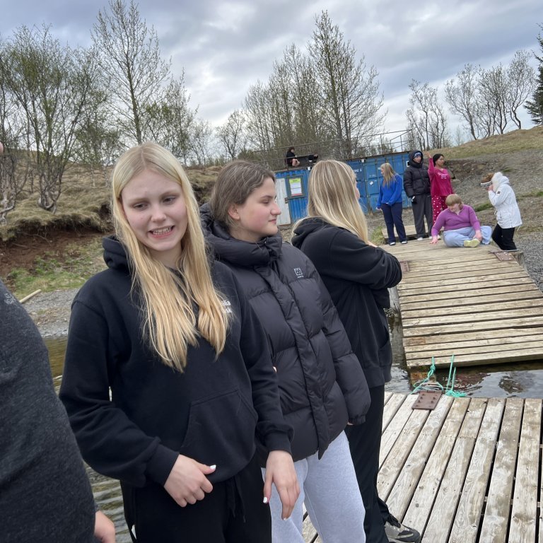 20240527_202800824_ios