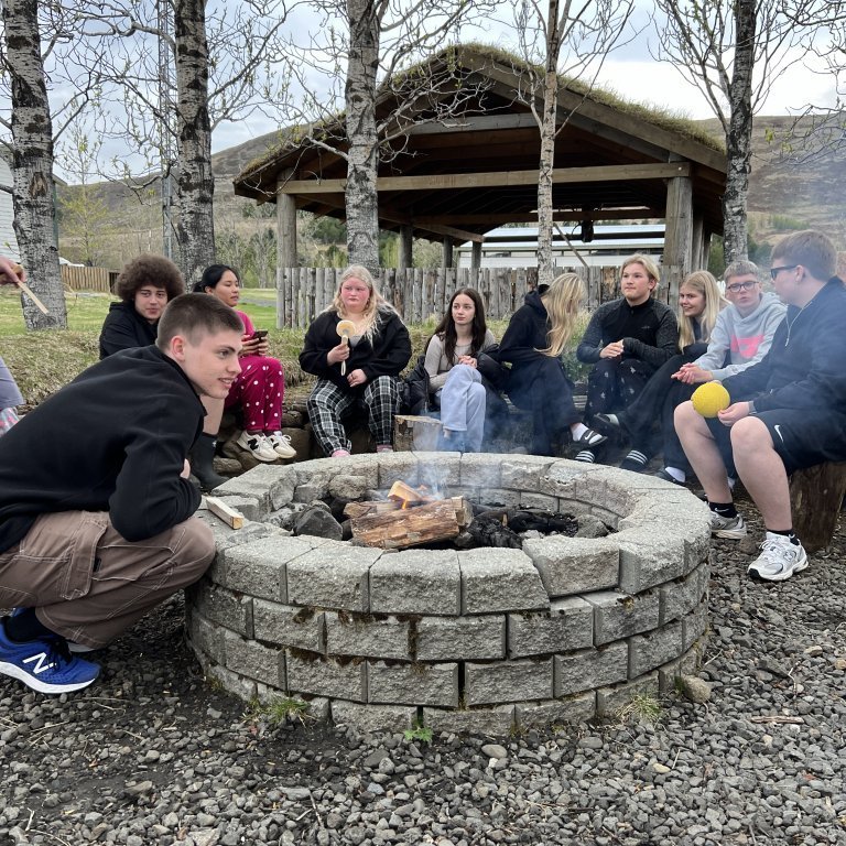 20240527_211942991_ios