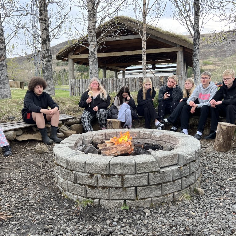 20240527_212138593_ios