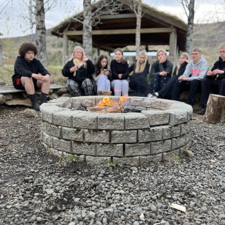 20240527_212158387_ios