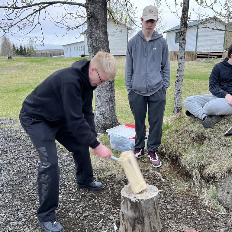 20240527_215240381_ios