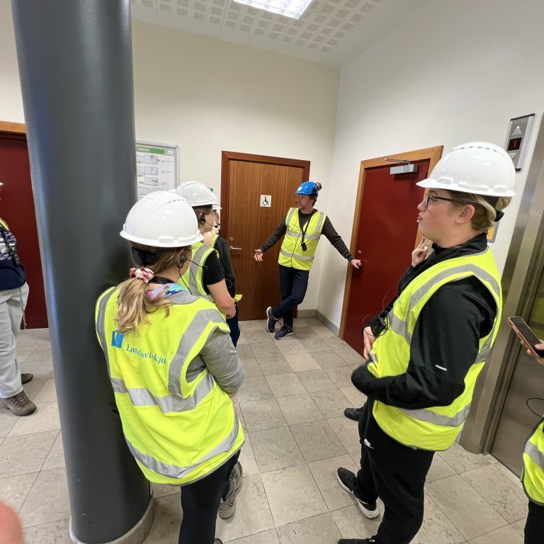 20240528_142305875_ios