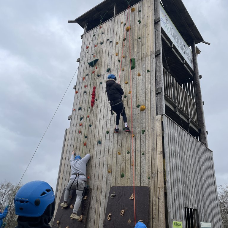 20230523_142335071_ios