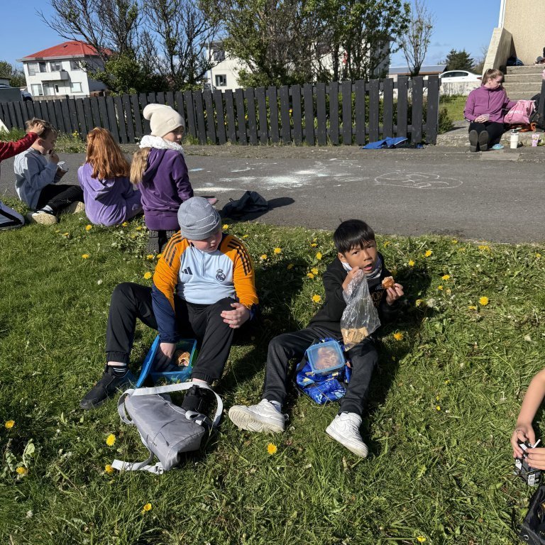 20250528_093452089_ios