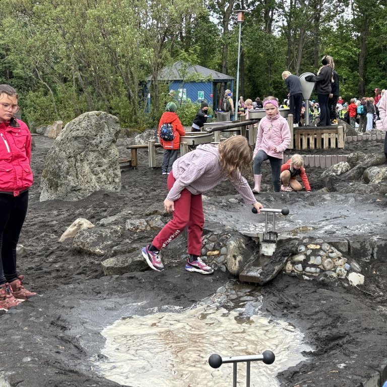 20250528_121111260_ios