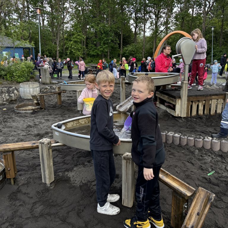 20250528_122243939_ios