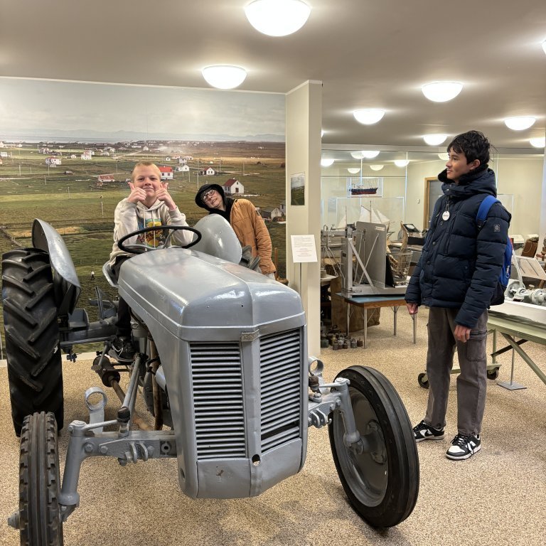 20240529_100437763_ios