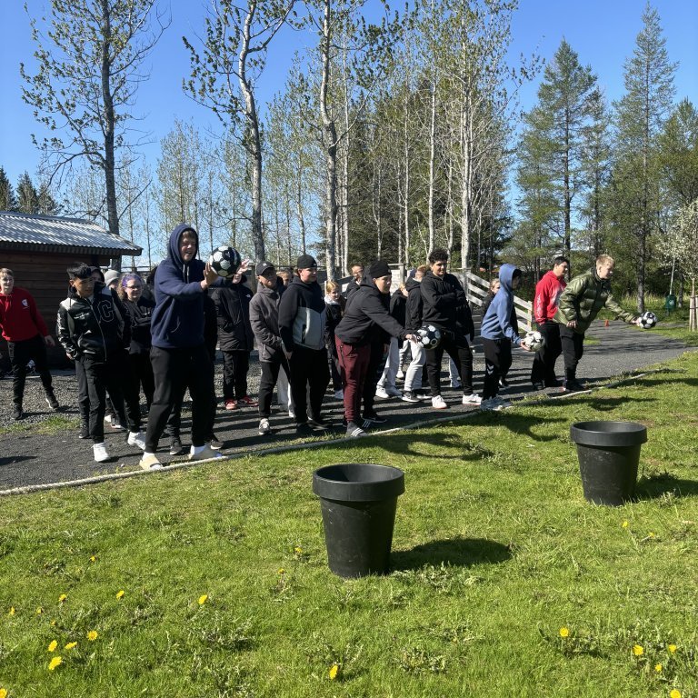 20240529_100825569_ios