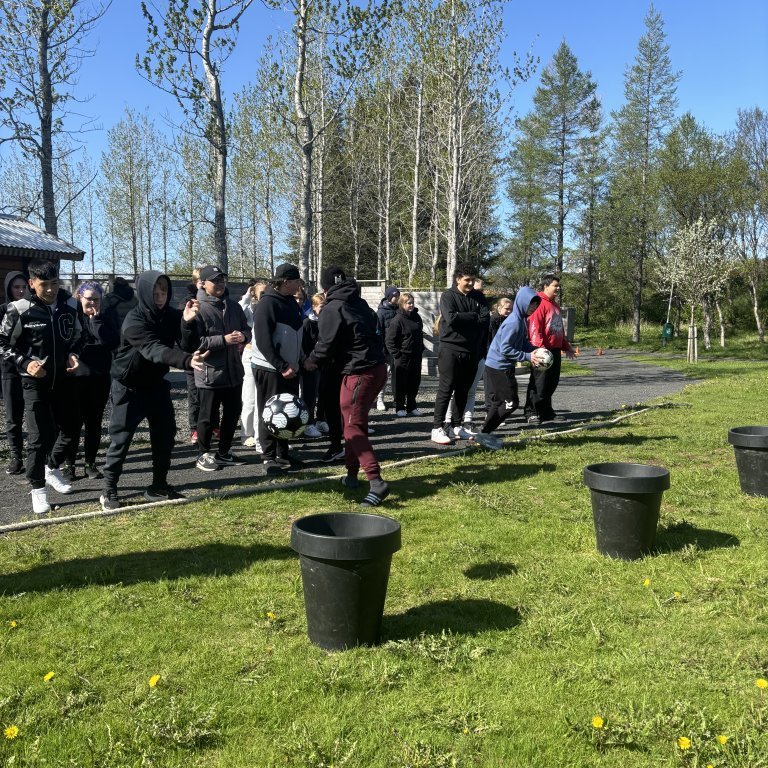 20240529_100835446_ios