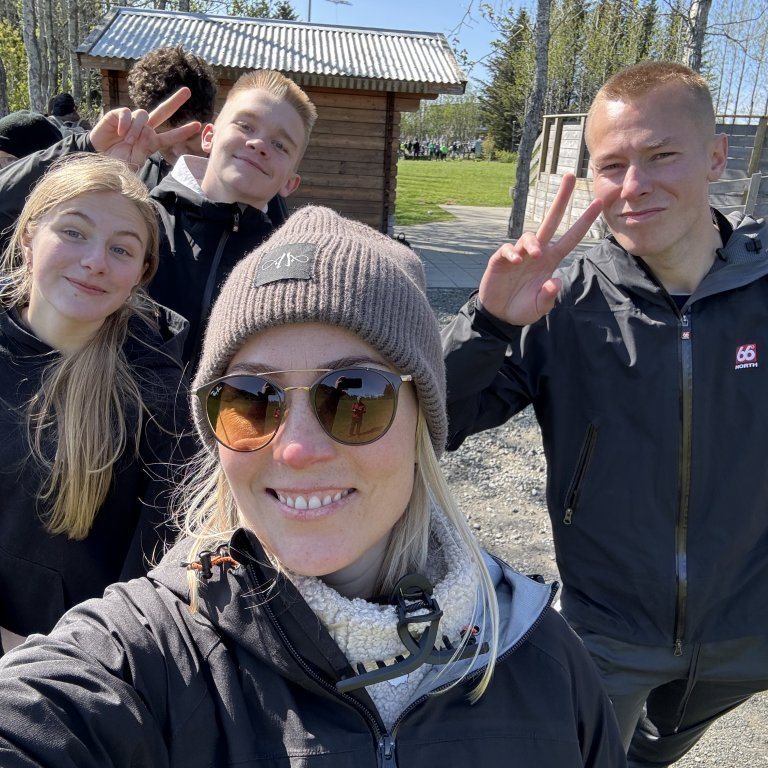 20240529_105555628_ios